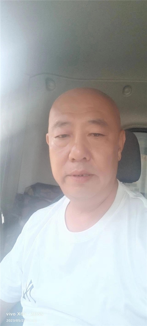 以玩入局 十年相伴 如今的他已成为东风轻卡的绝佳拥护者